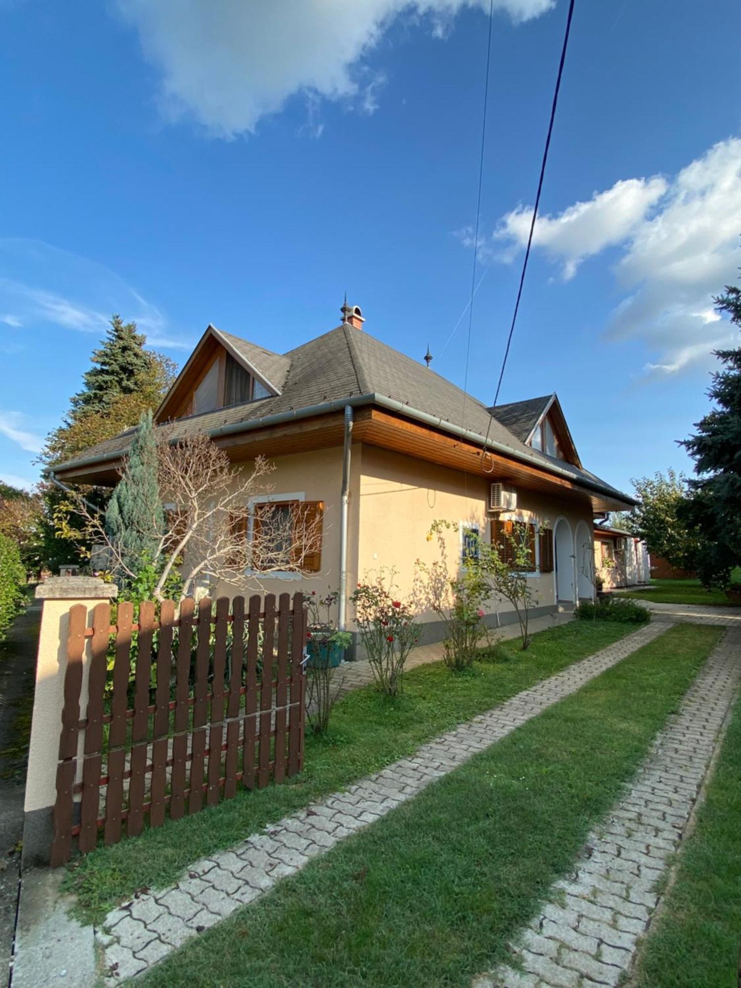 Varga Apartman Apartment Balatonberény Exterior photo